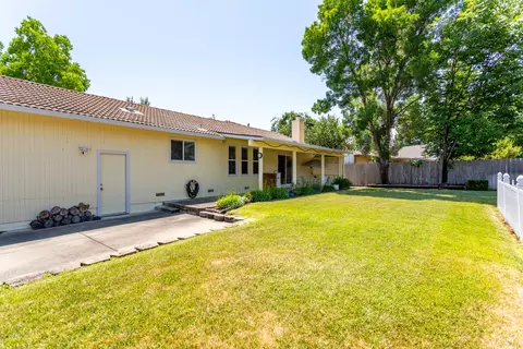 676 Country Oak Dr, Redding, CA 96003 photo 17