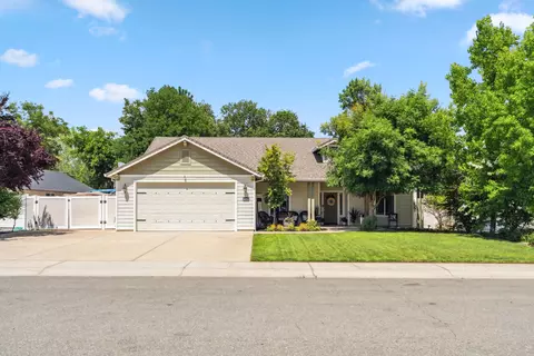 2938 Nicolet Ln, Redding, CA 96001
