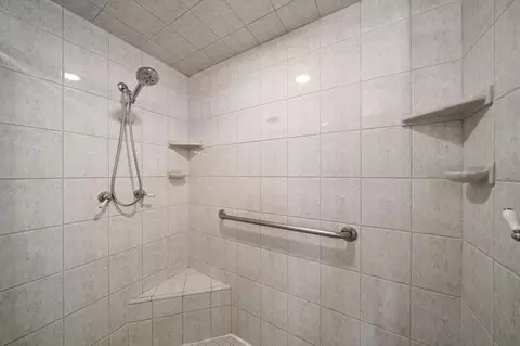 Bath - 6960 Churn Crk Rd, Redding, CA 96002 photo 1 of 4