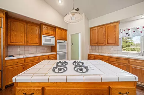 Kitchen - 6960 Churn Crk Rd, Redding, CA 96002 photo 3 of 3