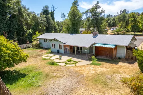Exterior - 8415 Valley View Rd, Redding, CA 96001 photo 2 of 9