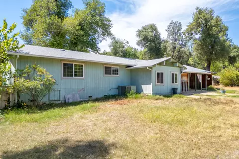Exterior - 8415 Valley View Rd, Redding, CA 96001 photo 3 of 9