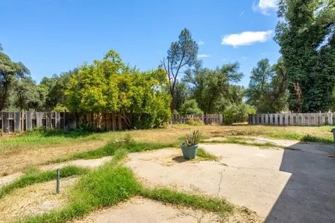 Exterior - 8415 Valley View Rd, Redding, CA 96001 photo 8 of 9