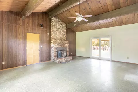 Living - 8415 Valley View Rd, Redding, CA 96001 photo 3 of 6