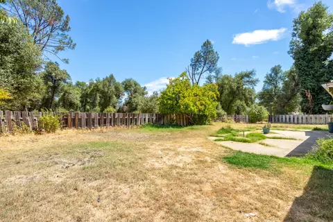 Exterior - 8415 Valley View Rd, Redding, CA 96001 photo 6 of 9