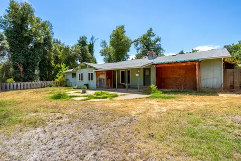 Exterior - 8415 Valley View Rd, Redding, CA 96001 photo 7 of 9