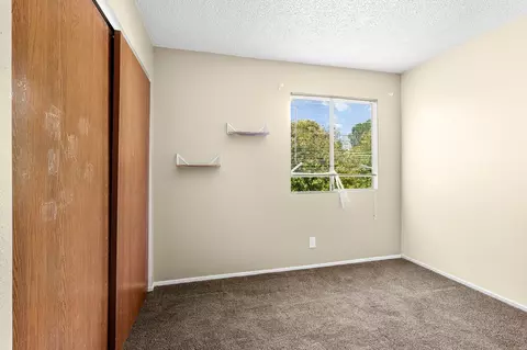 Bedroom - 1333 Deborah Dr, Red Bluff, CA 96080 photo 6 of 11
