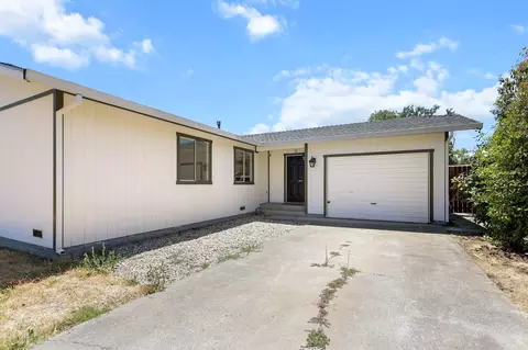 Exterior - 1333 Deborah Dr, Red Bluff, CA 96080 photo 2 of 7