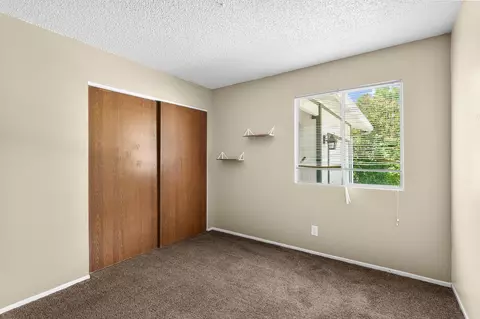 Bedroom - 1333 Deborah Dr, Red Bluff, CA 96080 photo 5 of 11