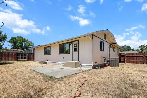 Exterior - 1333 Deborah Dr, Red Bluff, CA 96080 photo 4 of 7