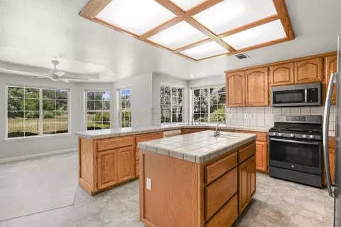 3668 Eagle Pkwy, Redding, CA 96001 photo 8