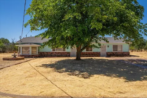 19307 Davidson Ln, Anderson, CA 96007