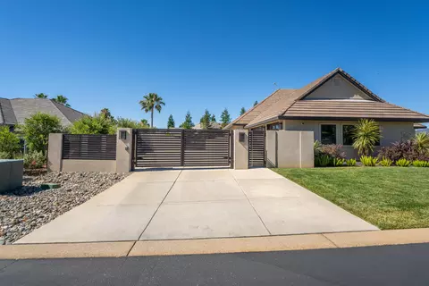 Exterior - 4395 San Martin Pl, Redding, CA 96003 photo 7 of 10
