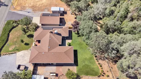 6710 Whispering Canyon Dr, Anderson, CA 96007