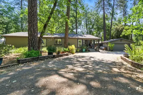 20775 Oak St, Lakehead, CA 96051