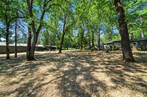 20775 Oak St, Lakehead, CA 96051 photo 23