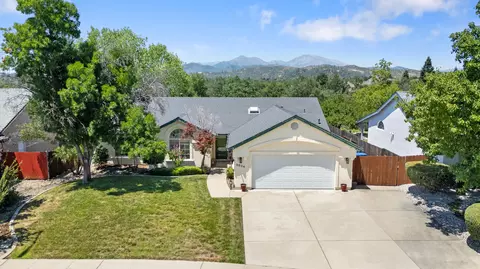 2834 Aspen Glow Ln, Redding, CA 96001 photo 2