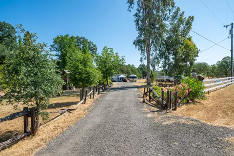 Exterior - 10855 Beaver Rd, Oak Run, CA 96069 photo 32 of 34