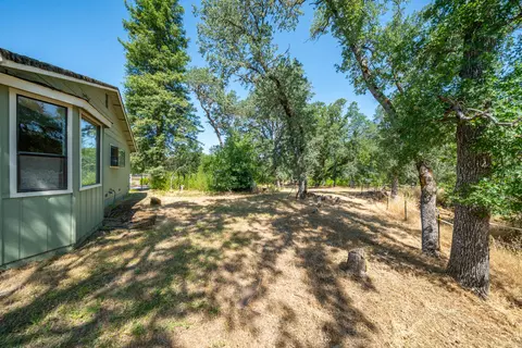 Exterior - 10855 Beaver Rd, Oak Run, CA 96069 photo 27 of 34