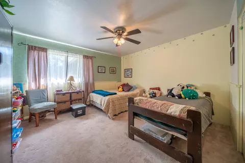 Bedroom - 10855 Beaver Rd, Oak Run, CA 96069 photo 5 of 6