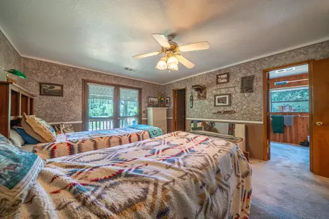Bedroom - 10855 Beaver Rd, Oak Run, CA 96069 photo 2 of 6