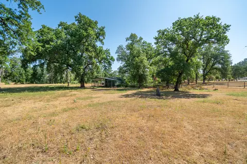 Exterior - 10855 Beaver Rd, Oak Run, CA 96069 photo 26 of 34