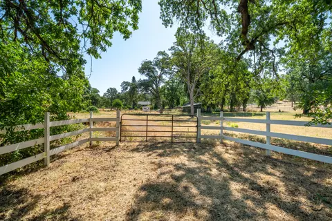 Exterior - 10855 Beaver Rd, Oak Run, CA 96069 photo 22 of 34
