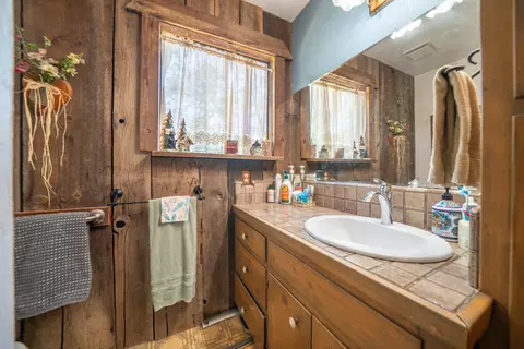 Bath - 10855 Beaver Rd, Oak Run, CA 96069 photo 6 of 7