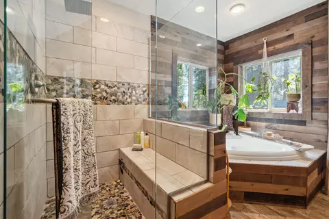 Bath - 8637 Savannah Way, Shingletown, CA 96088 photo 1 of 3