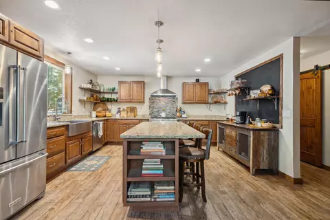 Kitchen - 8637 Savannah Way, Shingletown, CA 96088 photo 4 of 6