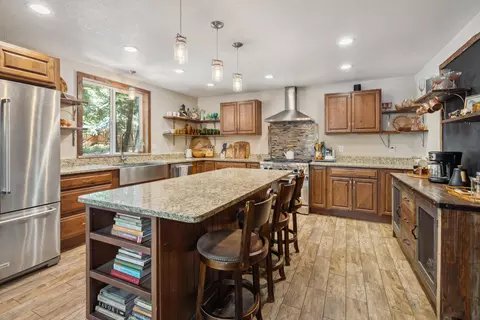Kitchen - 8637 Savannah Way, Shingletown, CA 96088 photo 2 of 6