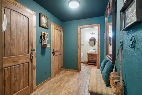 Entry Way - 8637 Savannah Way, Shingletown, CA 96088 photo 2 of 6