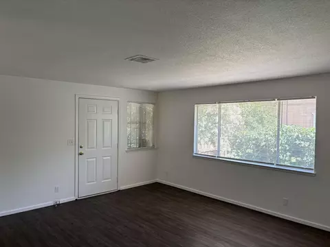 Living - 3446 Court St, Redding, CA 96001 photo 2 of 5