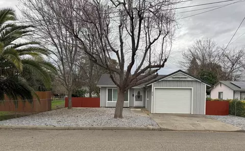 864 Olive St, Red Bluff, CA 96080