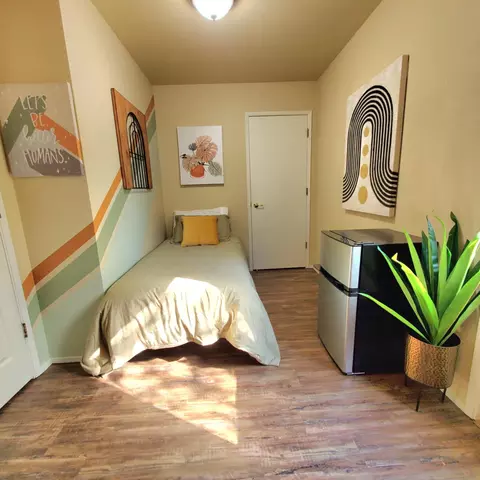 Bedroom - 3897 Sunwood Dr, Redding, CA 96002 photo 15 of 23