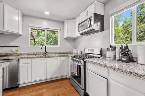 13709 Bear Mountain Rd, Redding, CA 96003 photo 12