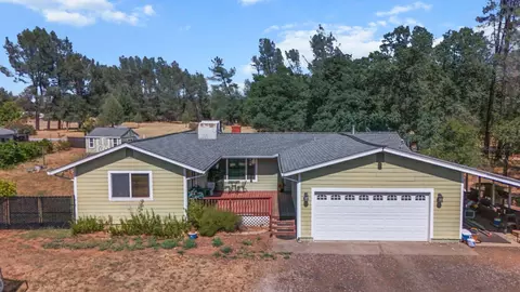 13709 Bear Mountain Rd, Redding, CA 96003 photo 2
