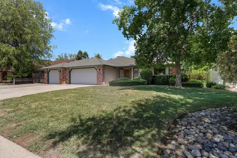 2820 Howard Dr, Redding, CA 96001