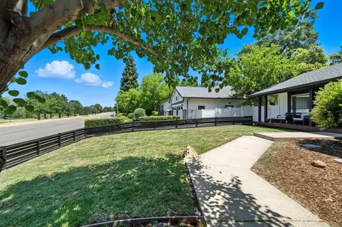 1683 Lakeside Dr, Redding, CA 96001 photo 3