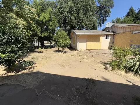 Exterior - 2915 Lanning Ave, Redding, CA 96001 photo 5 of 12