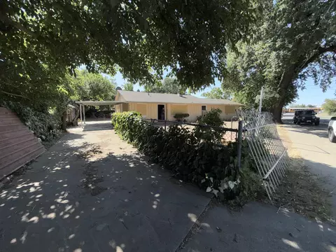 Exterior - 2915 Lanning Ave, Redding, CA 96001 photo 11 of 12