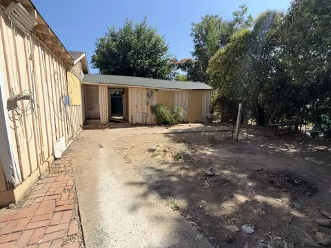 Exterior - 2915 Lanning Ave, Redding, CA 96001 photo 7 of 12