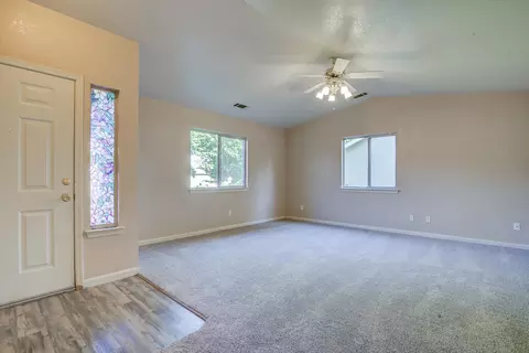 1561 Wingsetter Way, Redding, CA 96003 photo 4