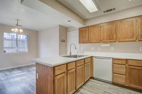 1561 Wingsetter Way, Redding, CA 96003 photo 8