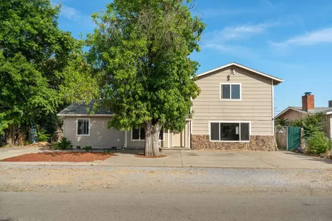 19429 Hill St, Anderson, CA 96007