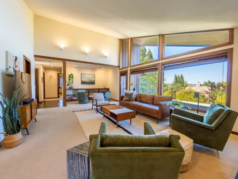 592 Royal Oaks Dr, Redding, CA 96001 photo 5