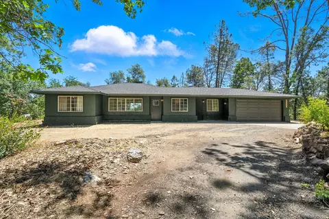 2203 Montana Ave, Shasta Lake, CA 96019