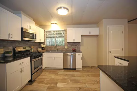 4480 Nugget Ln, Redding, CA 96003 photo 5