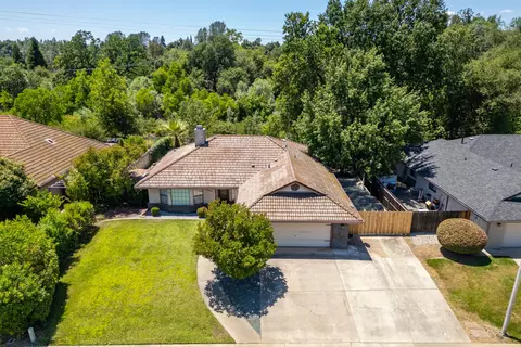 3664 Somerset Ave, Redding, CA 96002