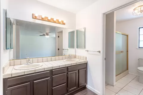 Bath - 3664 Somerset Ave, Redding, CA 96002 photo 1 of 2